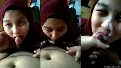 Bokep Hijab Cewek Jilbab Seksi Sepong Kontol Crot di Wajah