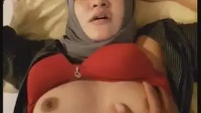 Bude BH Merah Keenakan