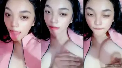 Cewe cantik menggoda dengan toket gede