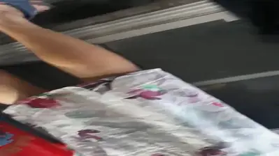 Intip CD Bunga Bunga Ngentot Liar Sampai Becek Basah